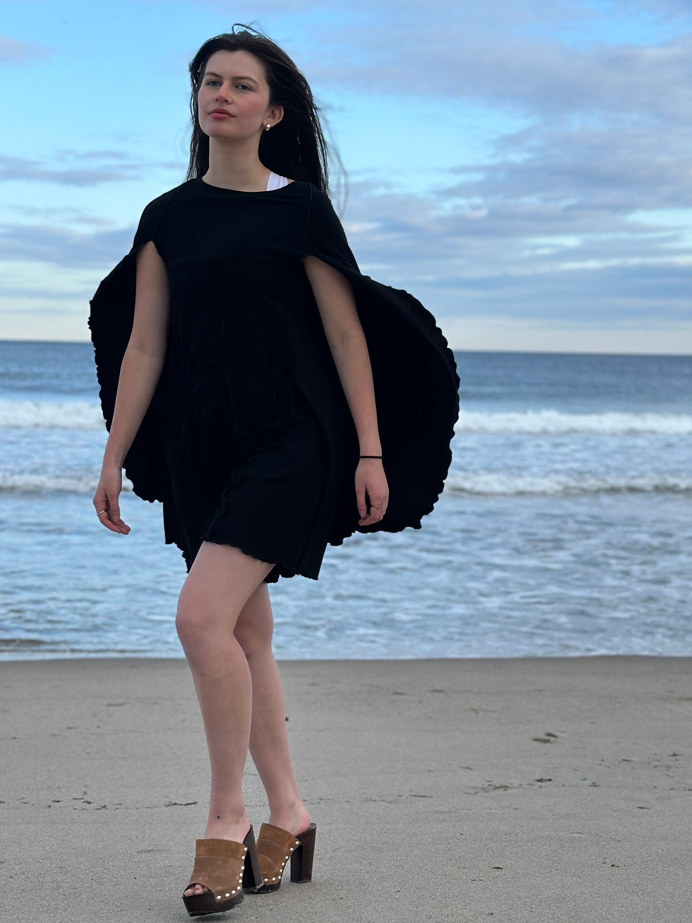 dahlin' dress in black