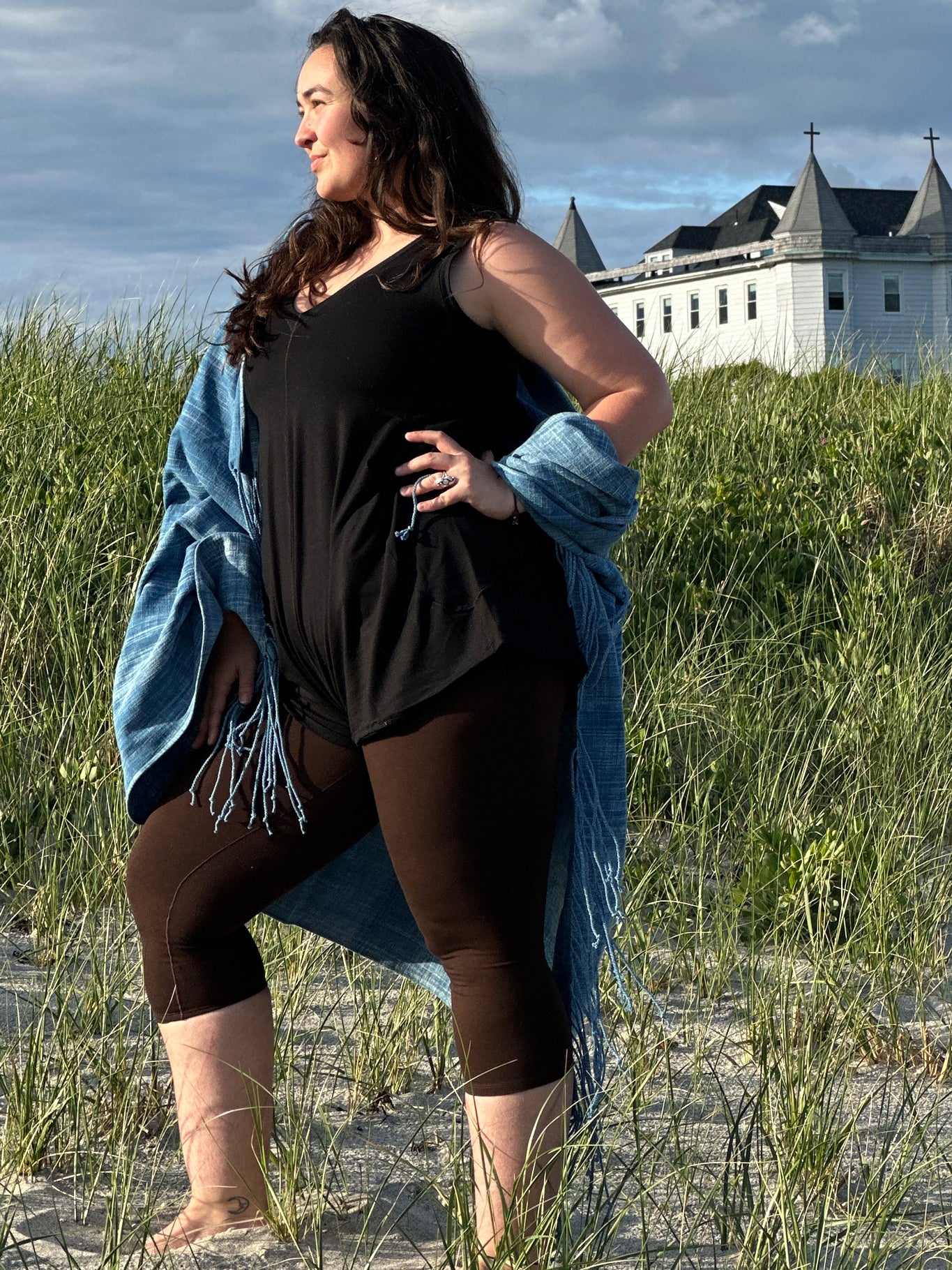 suger® sprout in black with peat capri layered under