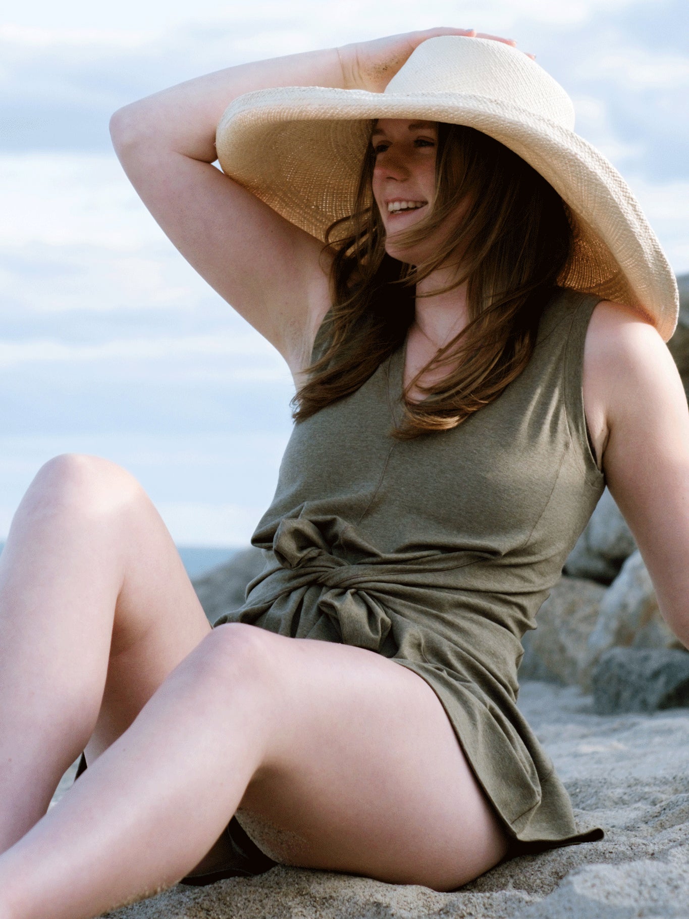 suger® sprout in sage with pockets pulled out and tied in front