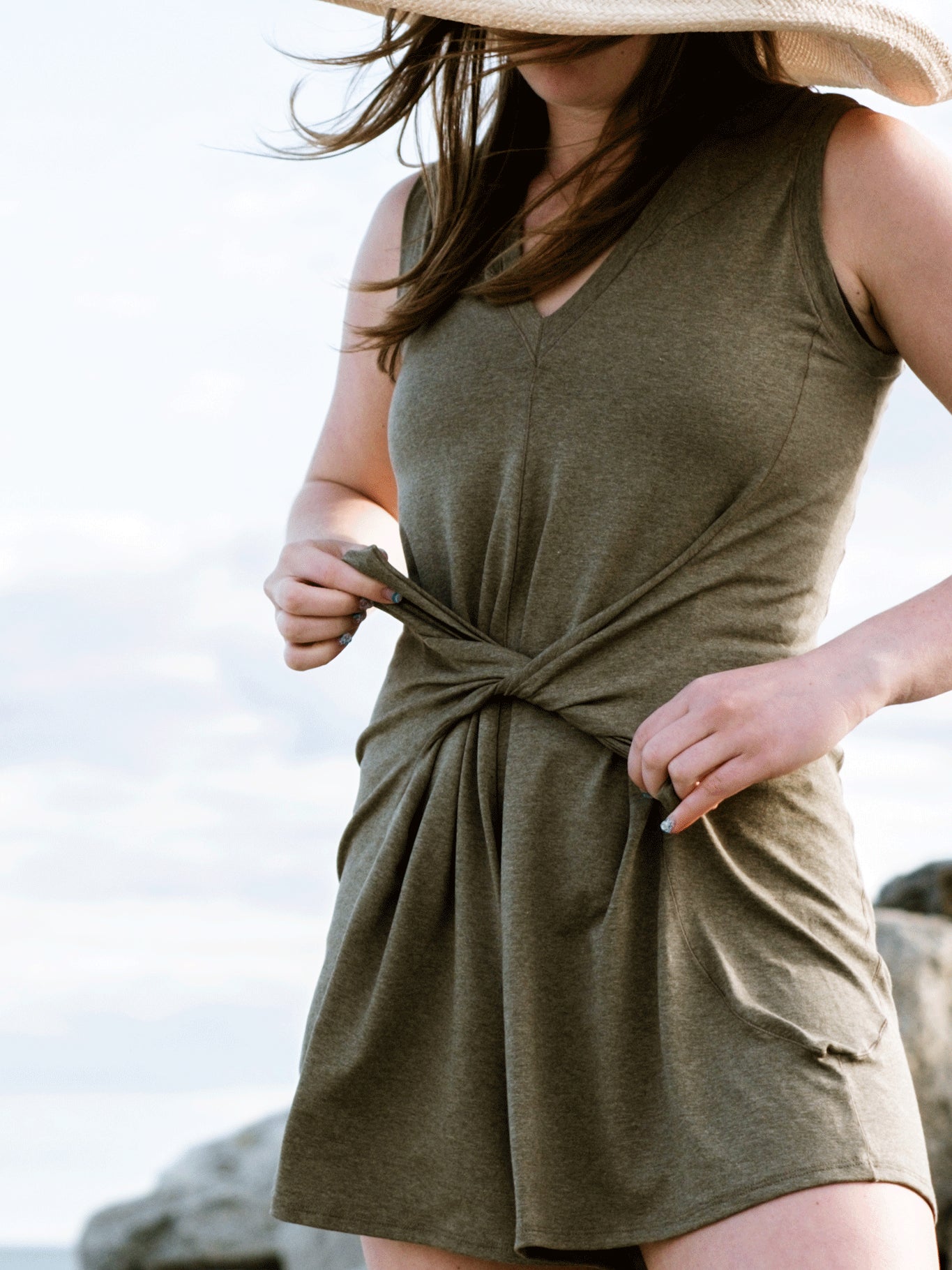 suger® sprout in sage with pockets pulled out tied in knot at front