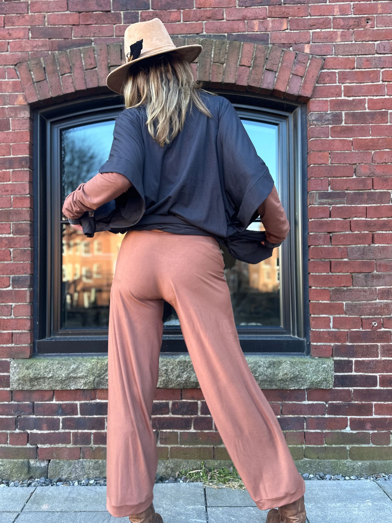 cedar bloom with dusk frida