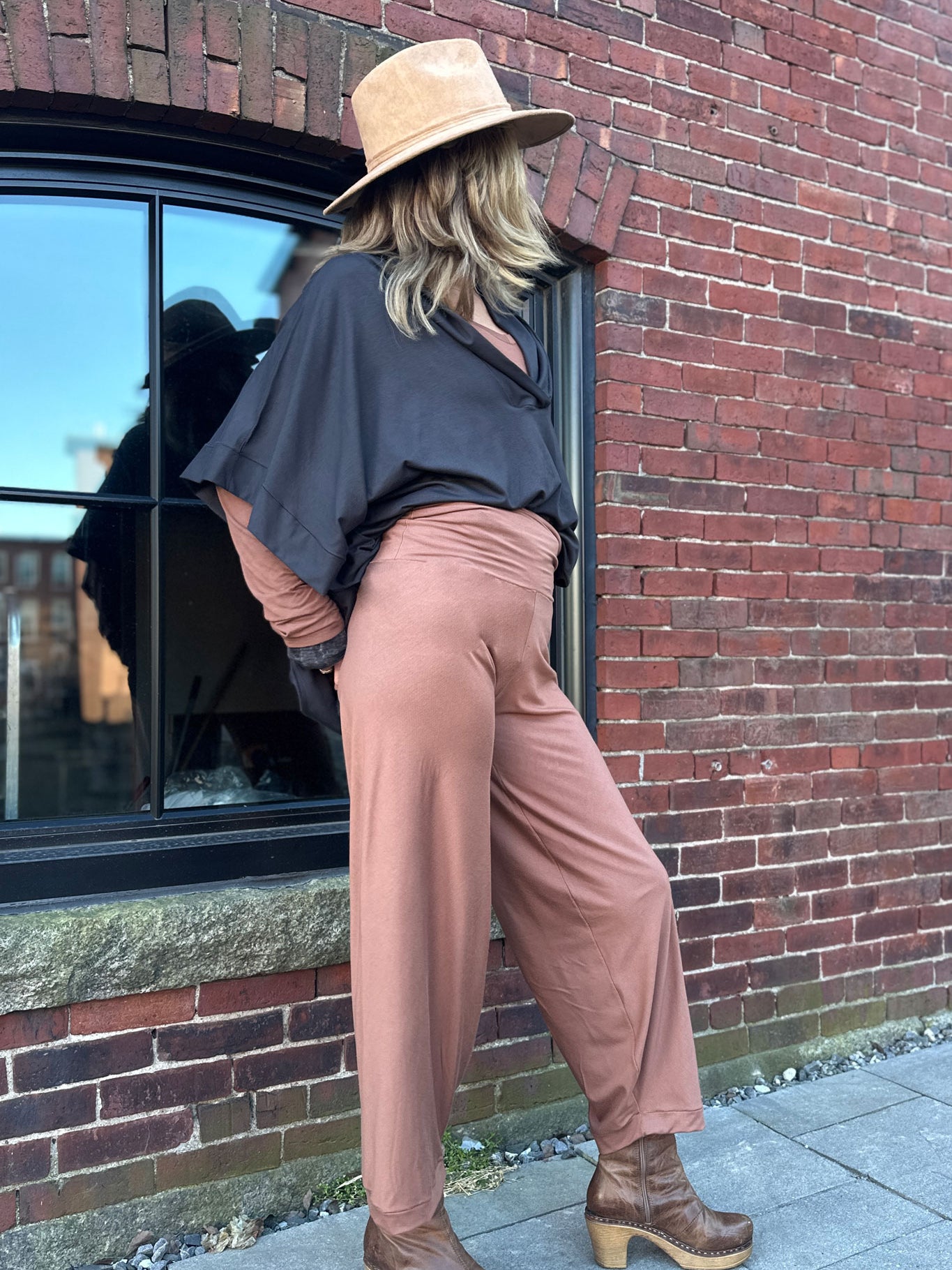 cedar bloom with dusk frida