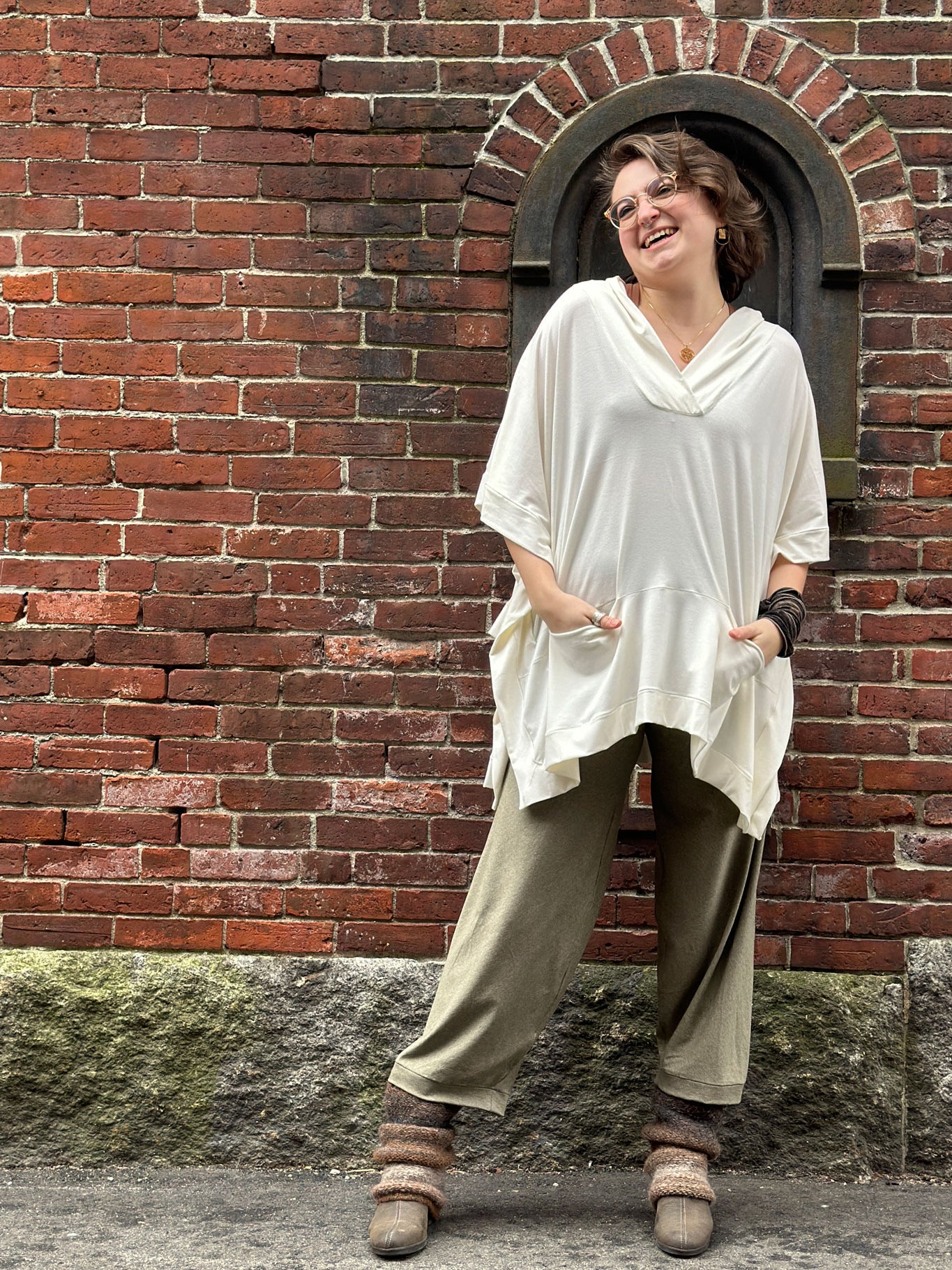 suger® bloom pant in sage with frida top in milk