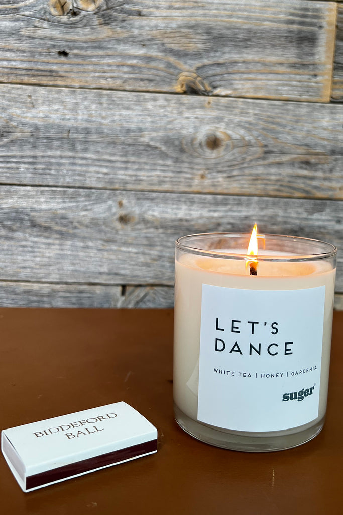 lets dance signature suger candle with scents of white tea, honey and gardenia