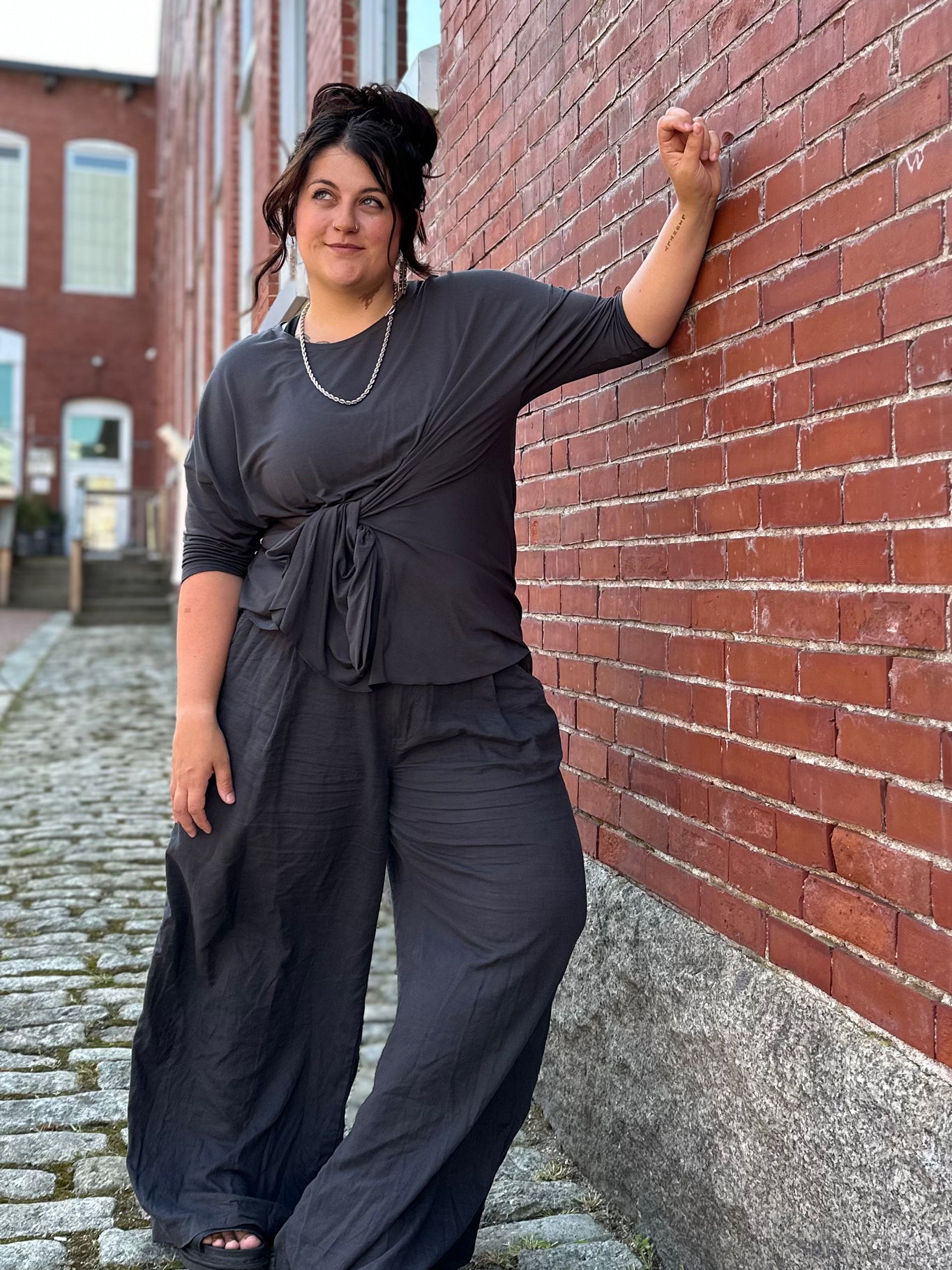 true pearl flowy t in tissue dusk