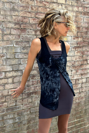 tulip in carboncrush + carbon hourglass