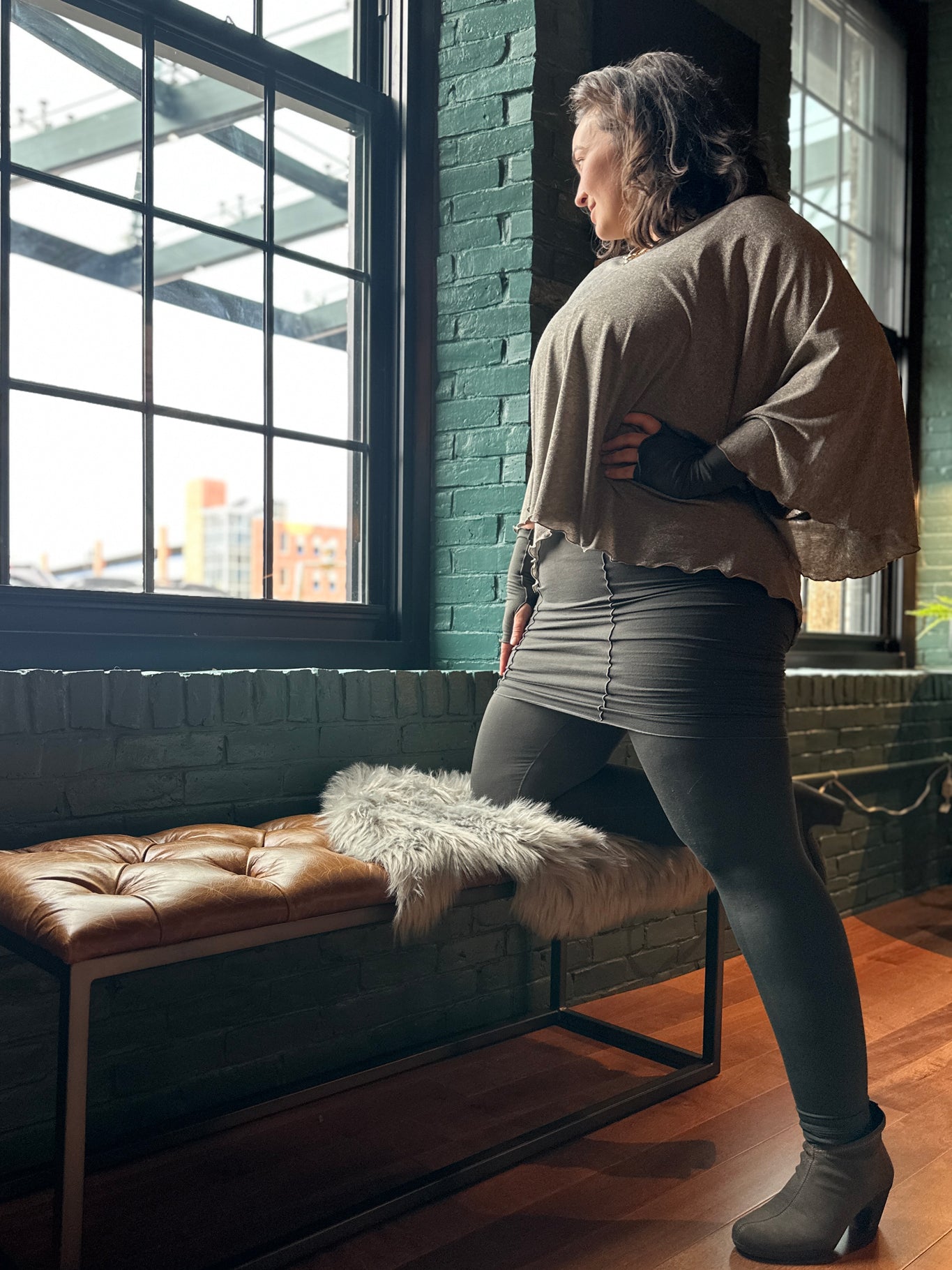 gold shimmer lil fox with fir pencil, aria, and base