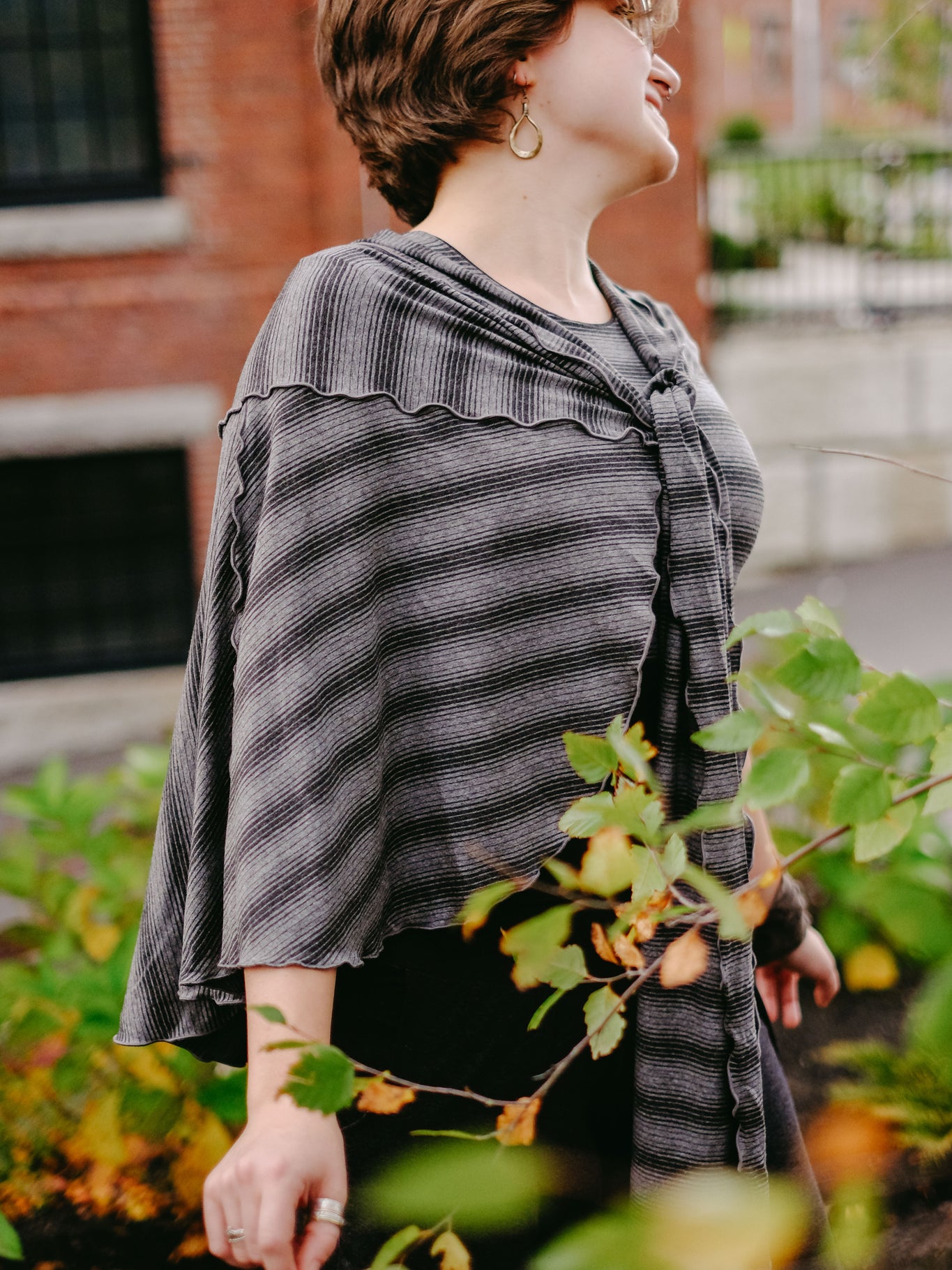 girly wrap + hug in city stripe with the petal pant in lava heather