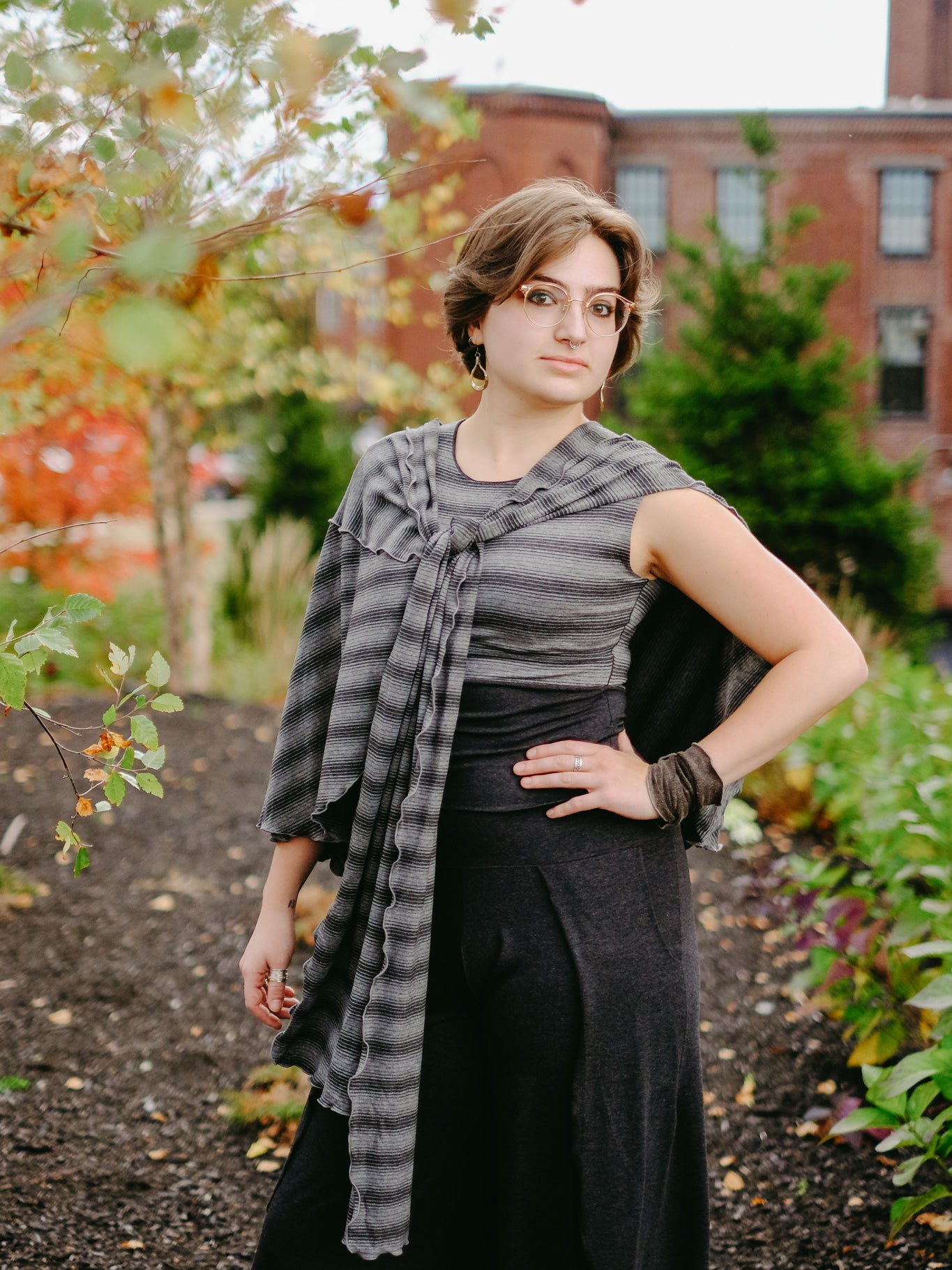 girly wrap + hug in city stripe with the petal pant in lava heather