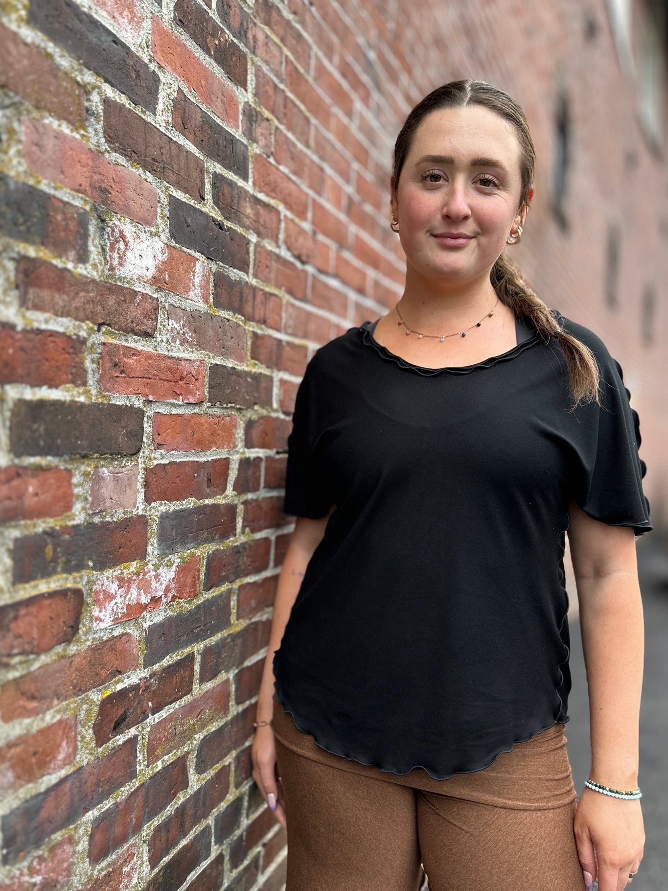 angelrox® sweet t in black styled with almond swirlsuit