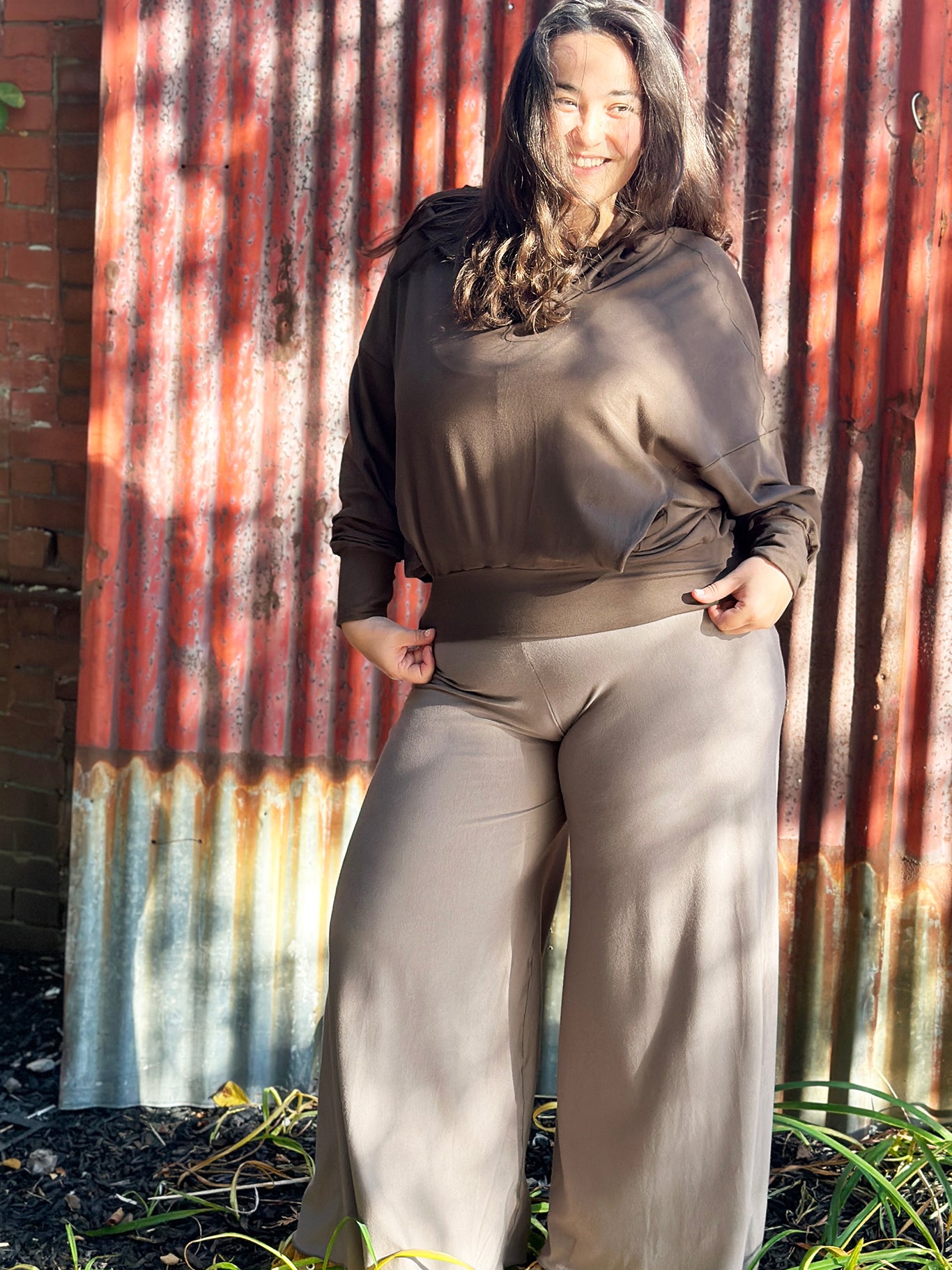 beachcomber hoodie in sable