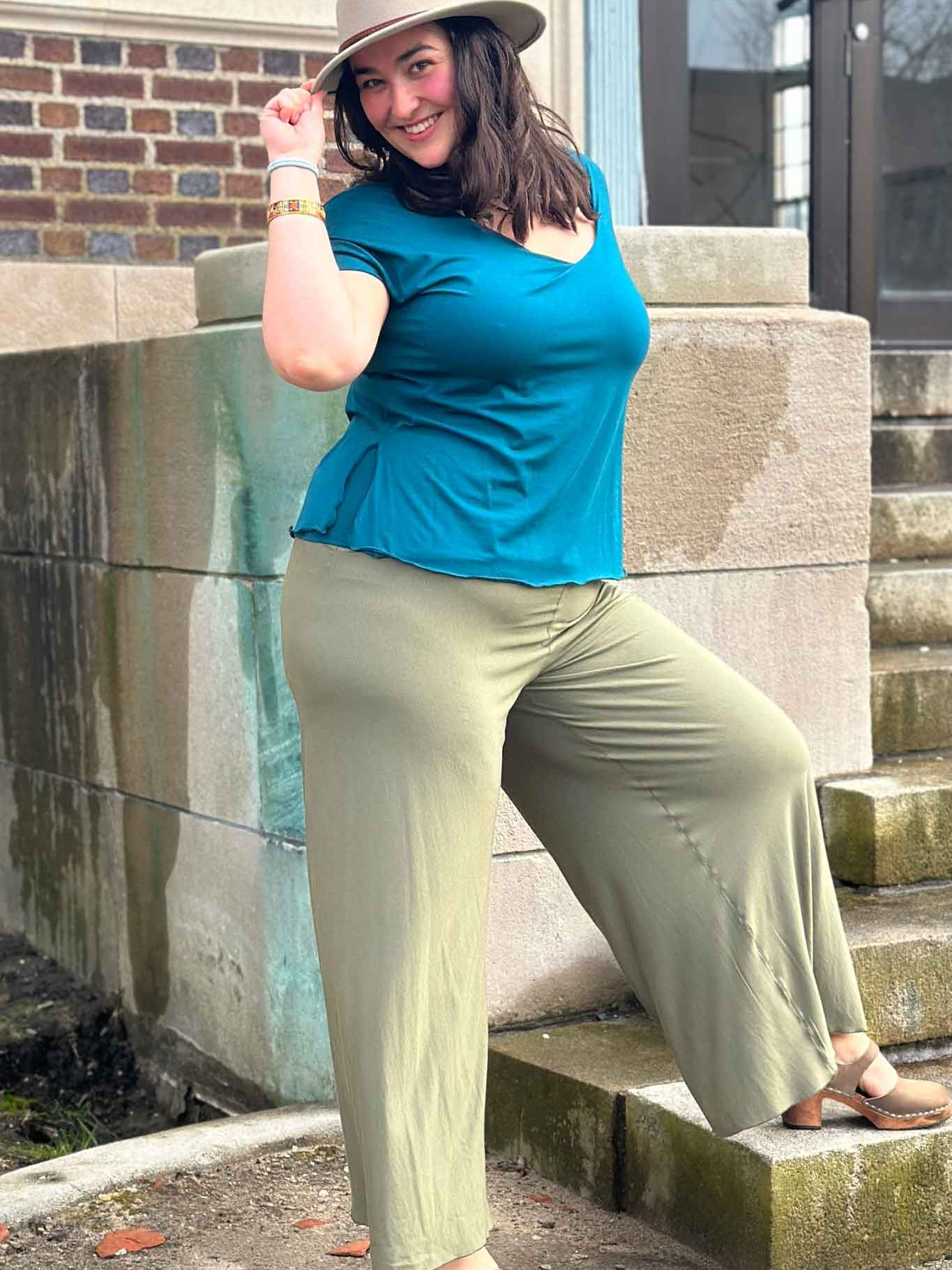 sola t in tissue cove with the palazzo pant in tissue bay