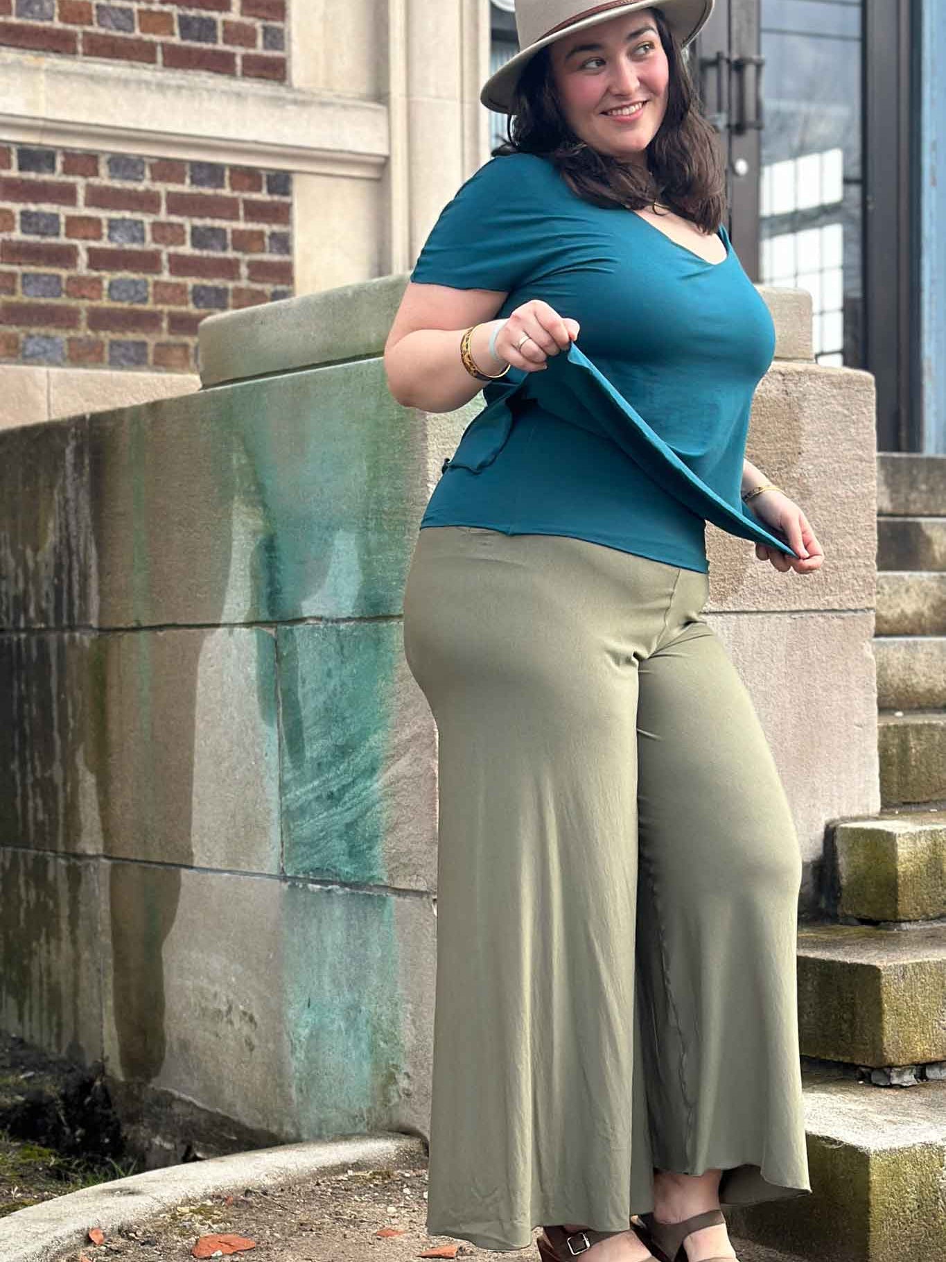 sola t in tissue cove with the palazzo pant in tissue bay