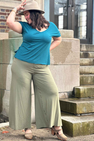 sola t in tissue cove with the palazzo pant in tissue bay