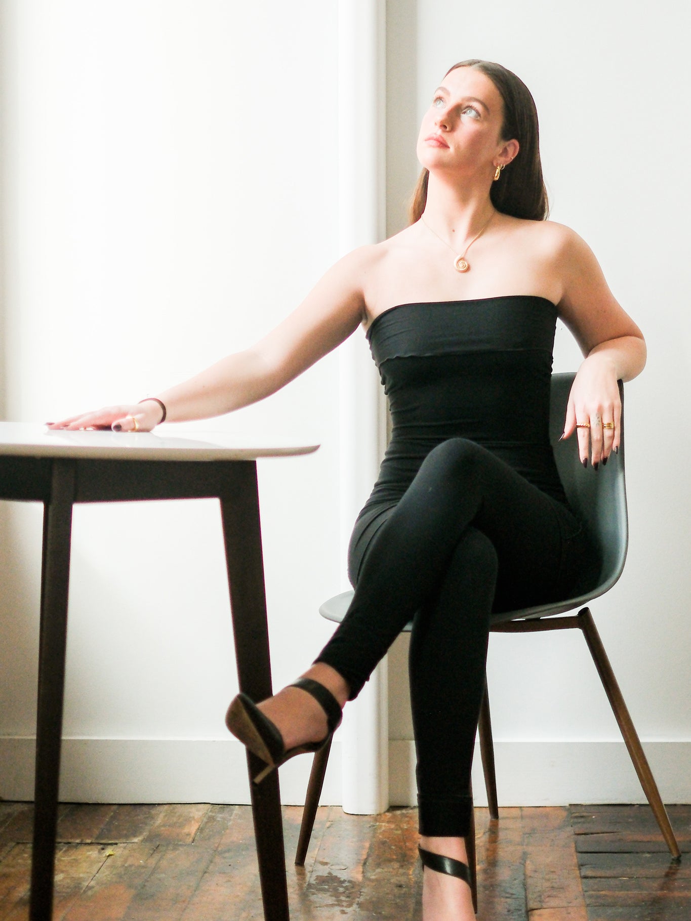 HOURGLASS scarf hood shaper