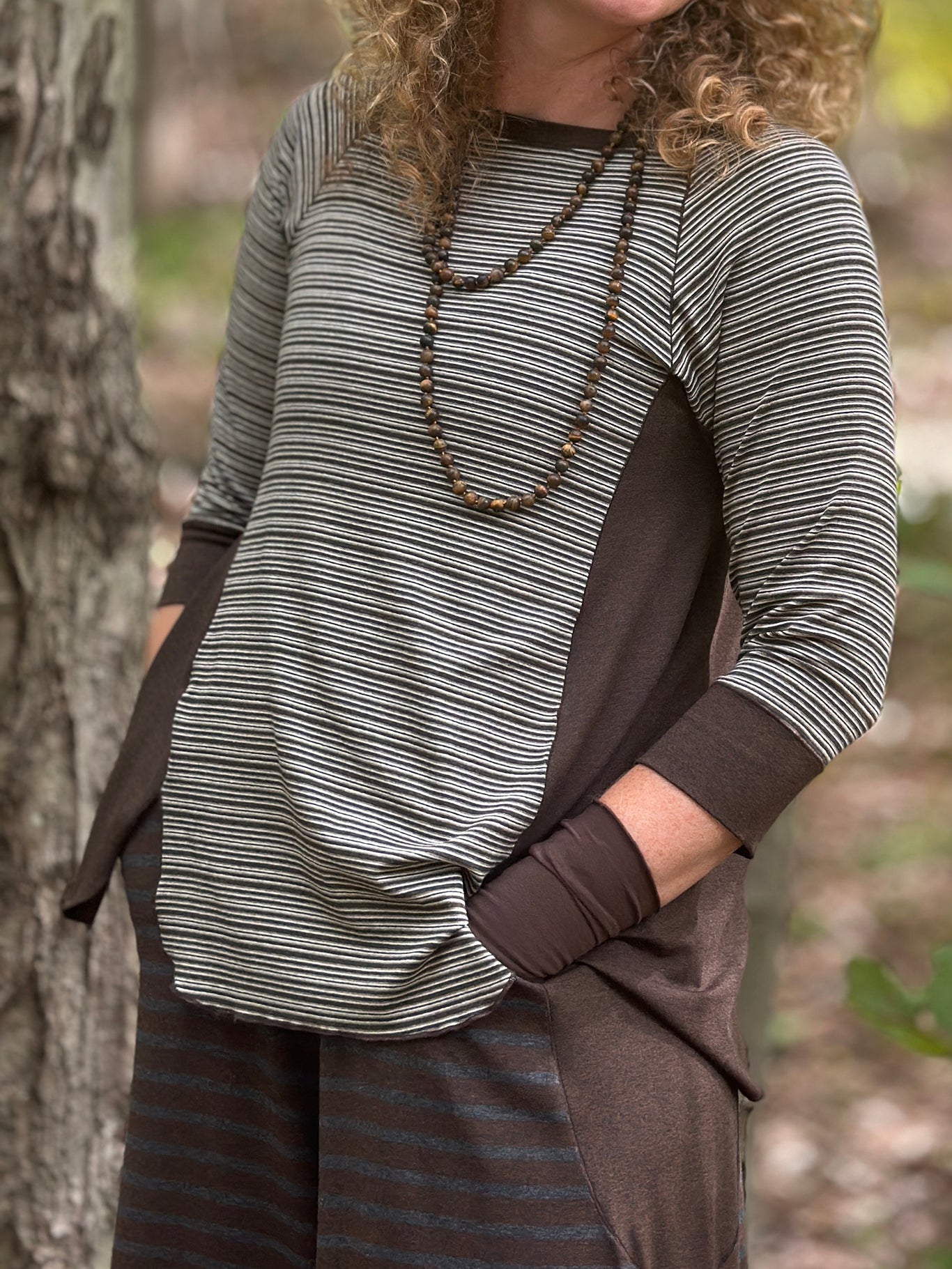 homerun shirt in earth stripe and farmer in woodland/espresso and sable aria gloves