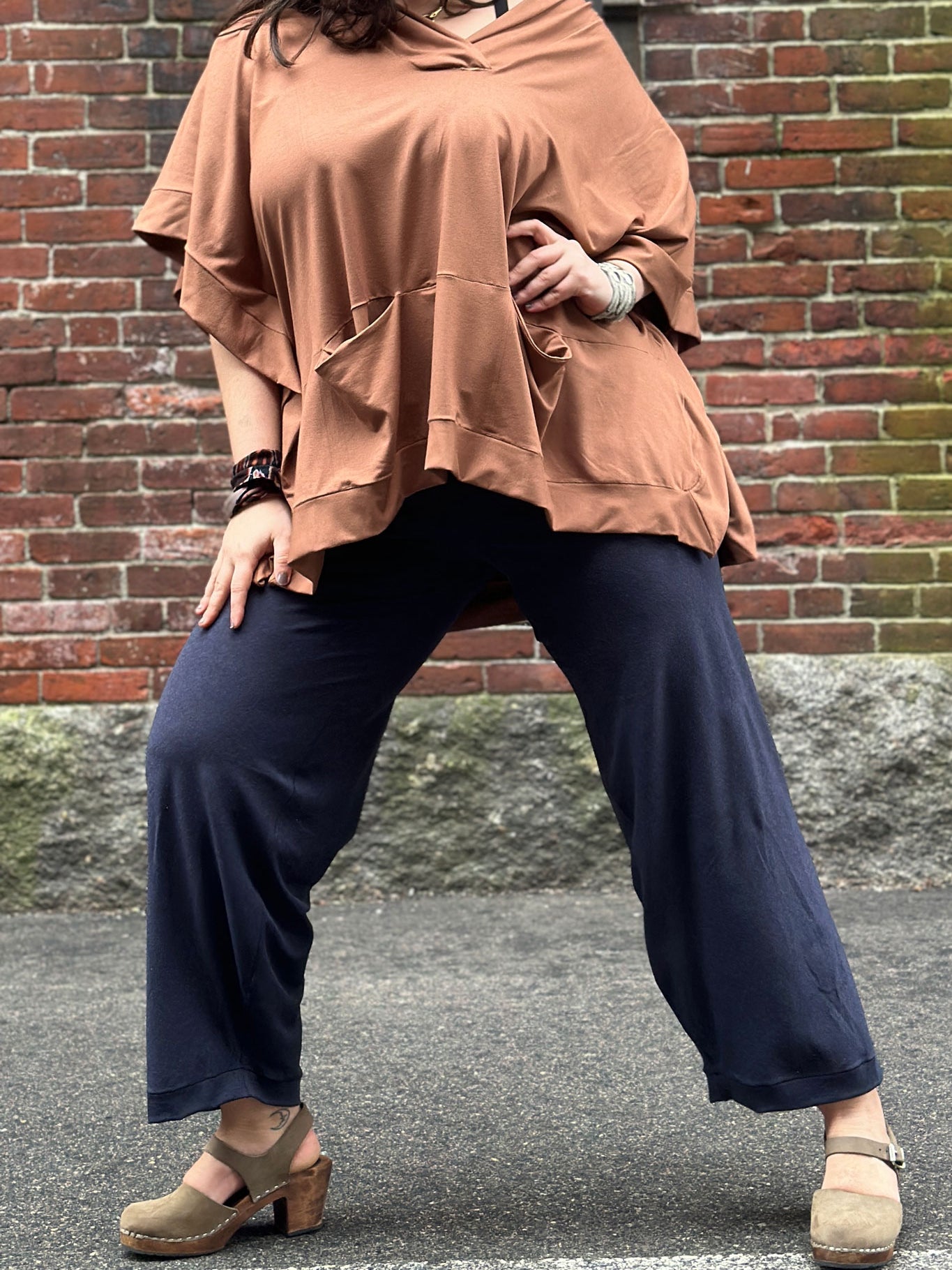 bloom pant in midnight heather with cedar frida