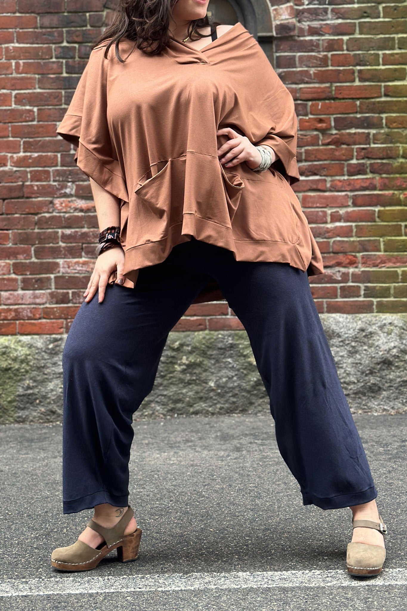 bloom pant in midnight heather with cedar frida