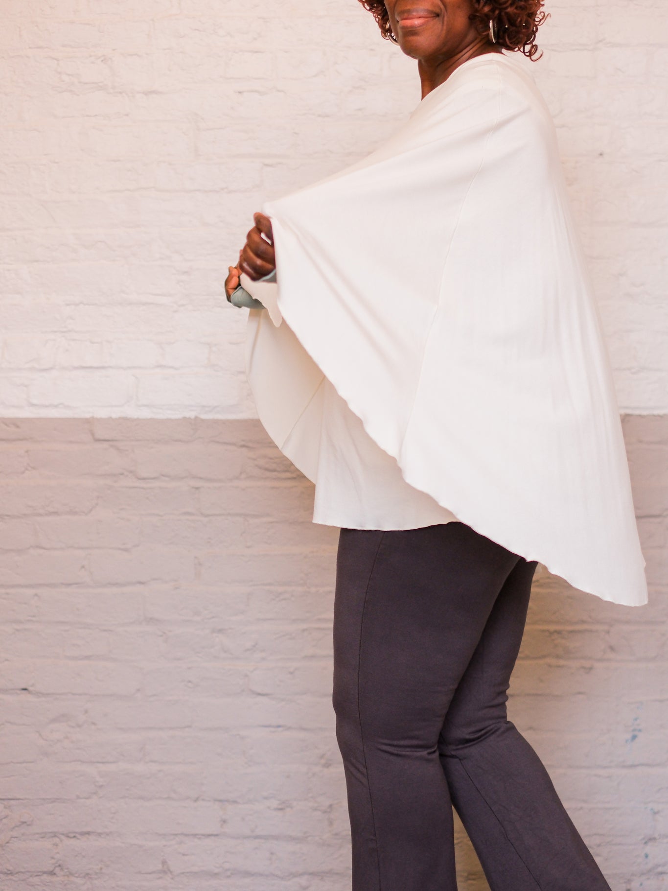 Cape sans manches à plusieurs niveaux MANTRA