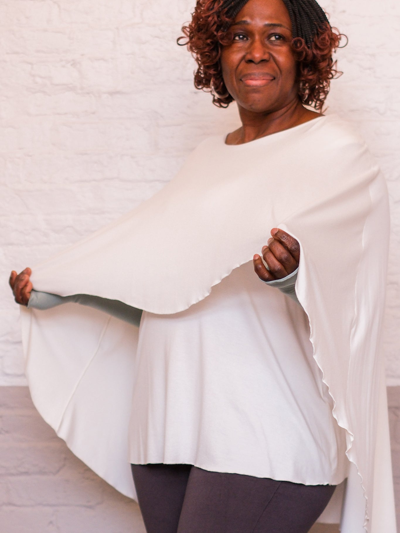 Cape sans manches à plusieurs niveaux MANTRA