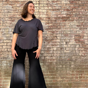 angelrox® sweet t in carbon styled with black swirlsuit