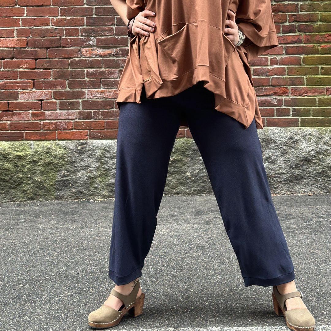 bloom pant in midnight heather with cedar frida