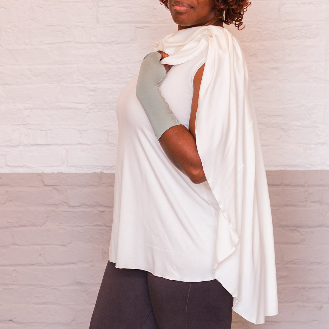 Cape sans manches à plusieurs niveaux MANTRA