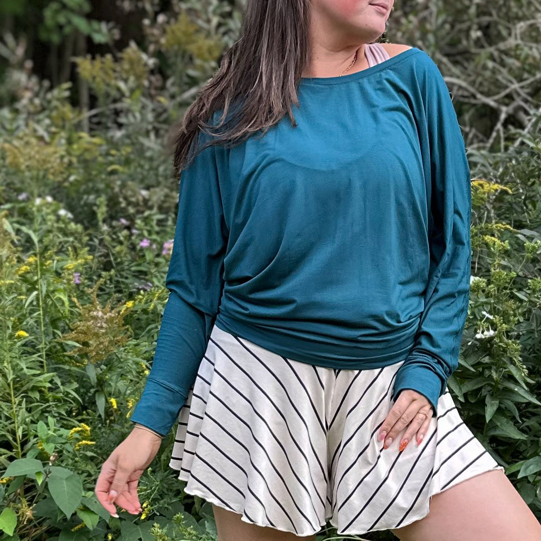 birdie short in yang with pop top in tissue cove