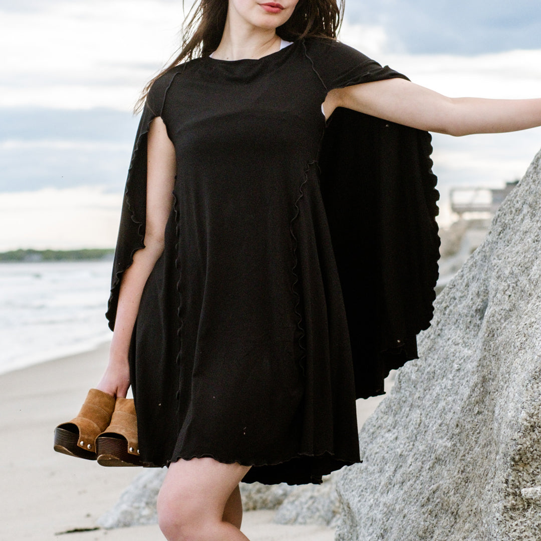 dahlin' dress in black