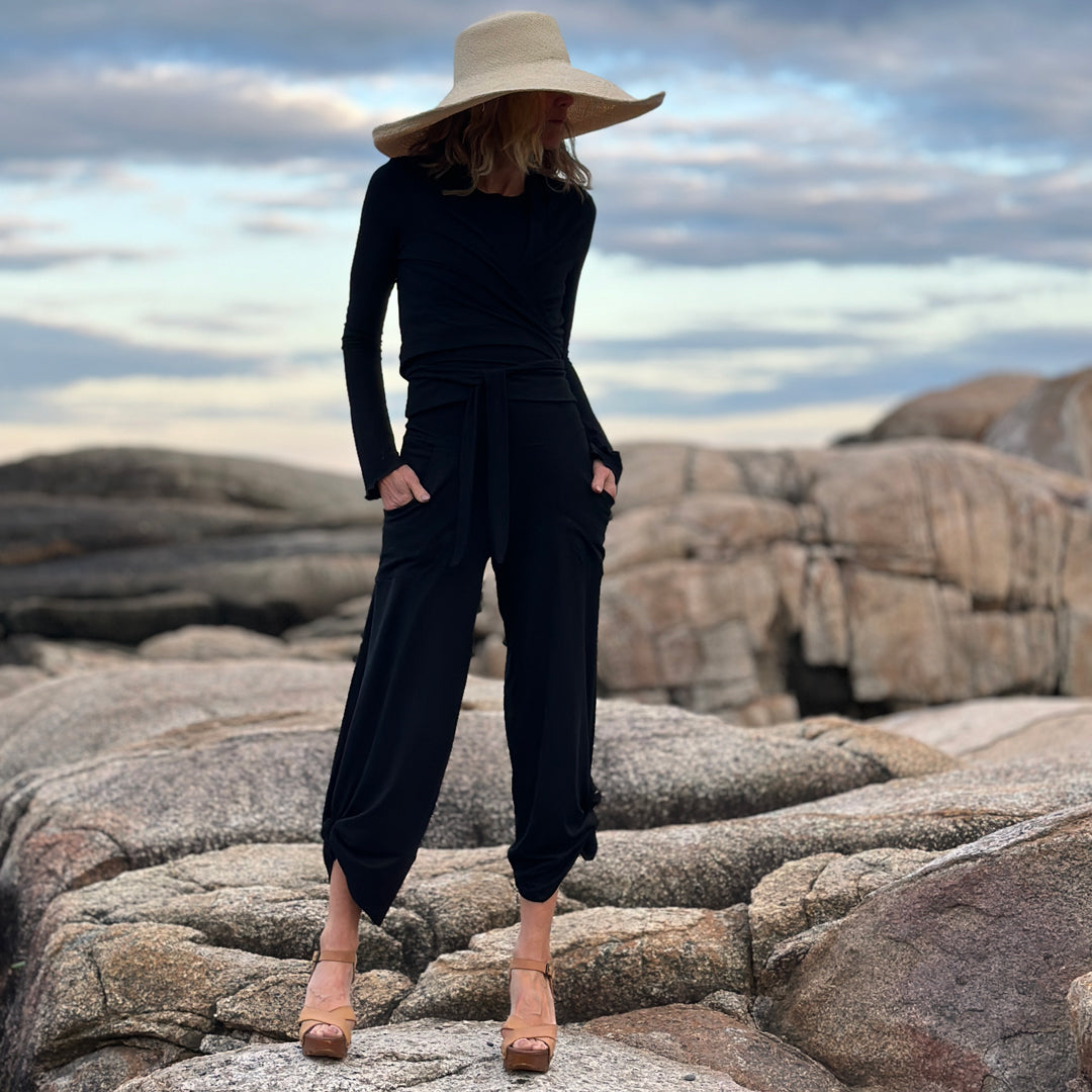 black rappa jacket + black hug + black harlow