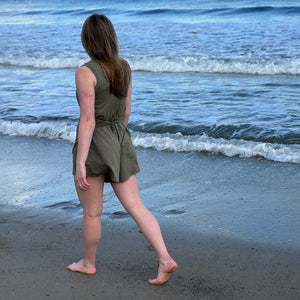 suger® sprout in sage with pockets pulled out and tied in the back