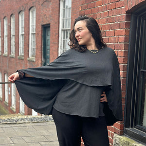 Cape sans manches à plusieurs niveaux MANTRA