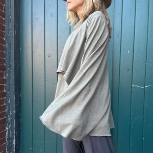 Cape sans manches à plusieurs niveaux MANTRA