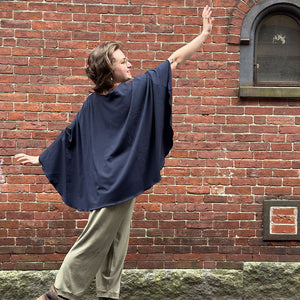 Cape sans manches à plusieurs niveaux MANTRA