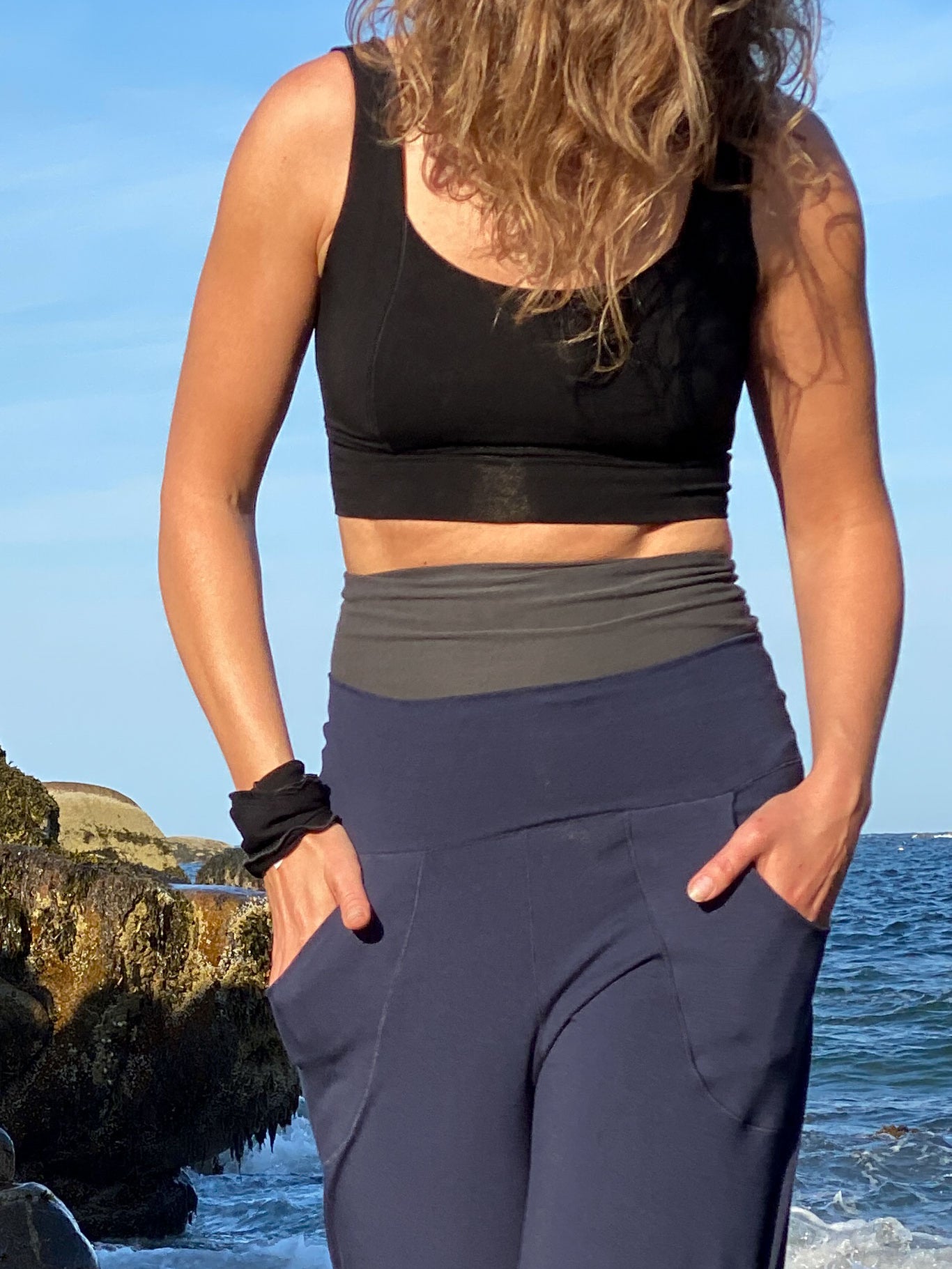 navy harlow + black full support bra