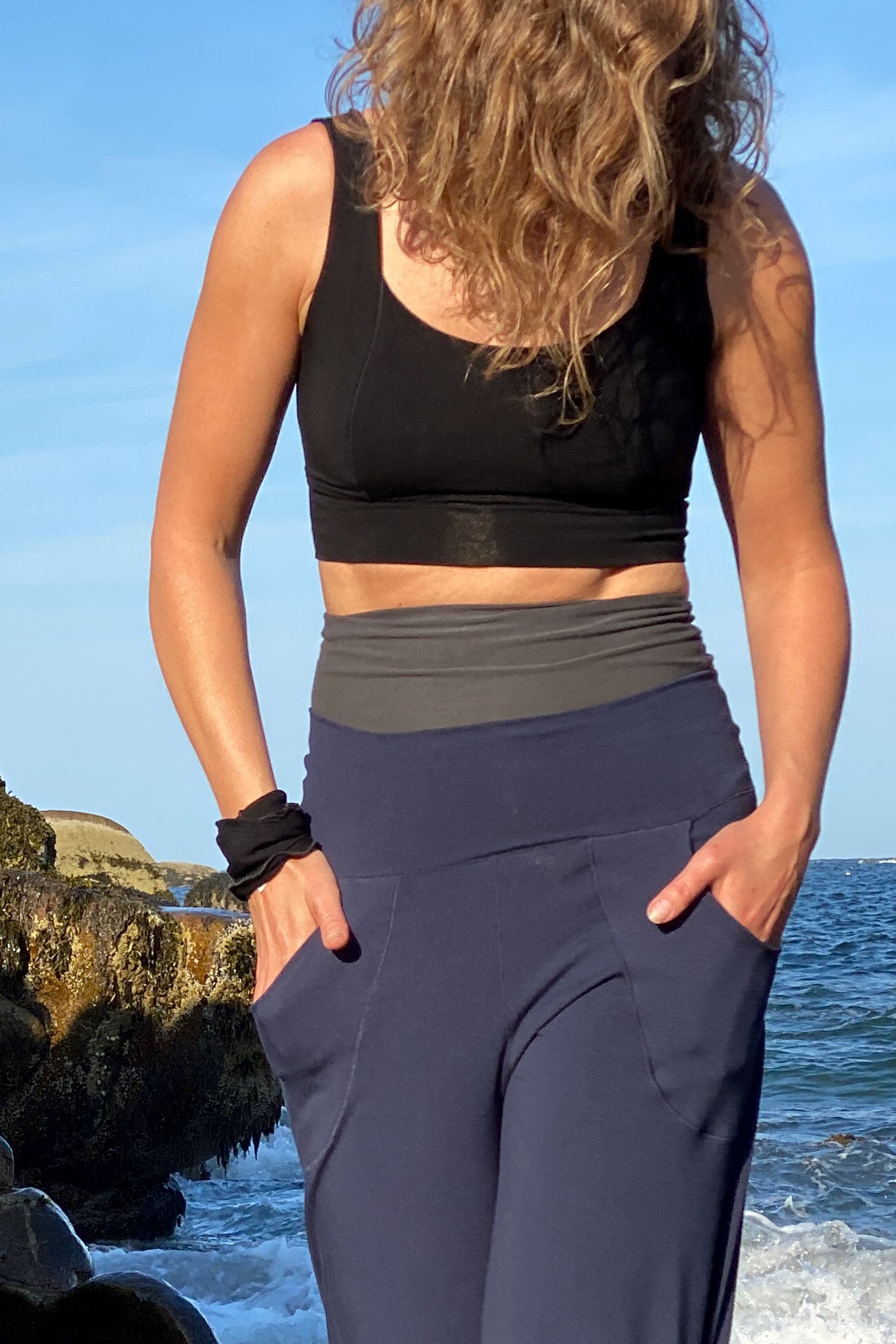 navy harlow + black full support bra