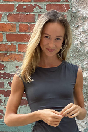 suger essential cap tunic in ore dark grey bamboo 