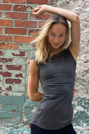 feel good in cozy cap tunic in ore dark grey bamboo