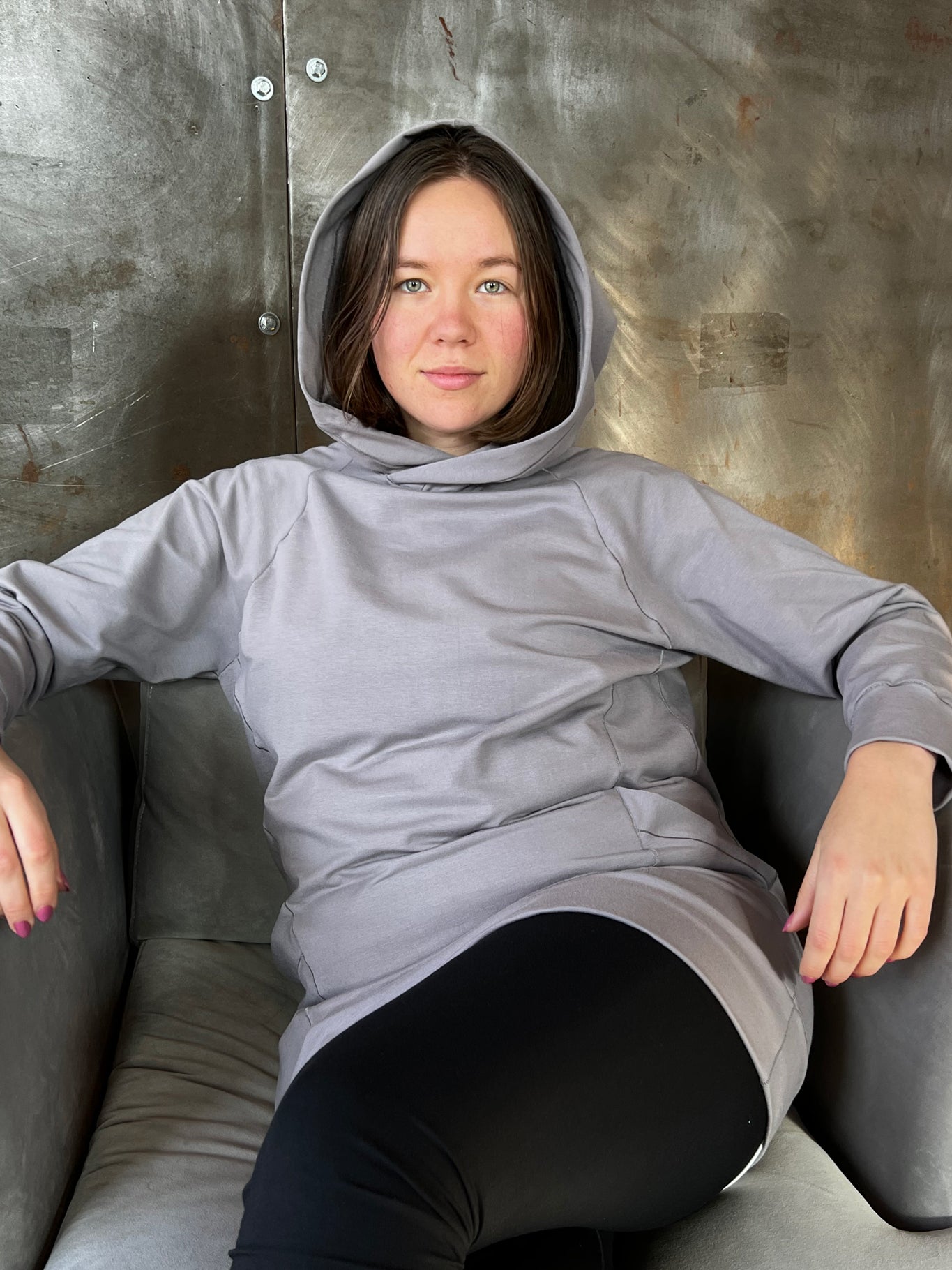 suger® maeve hooded pullover in moon