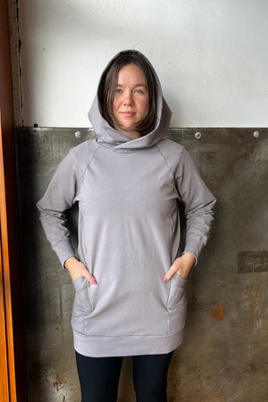 suger® maeve hooded pullover in moon