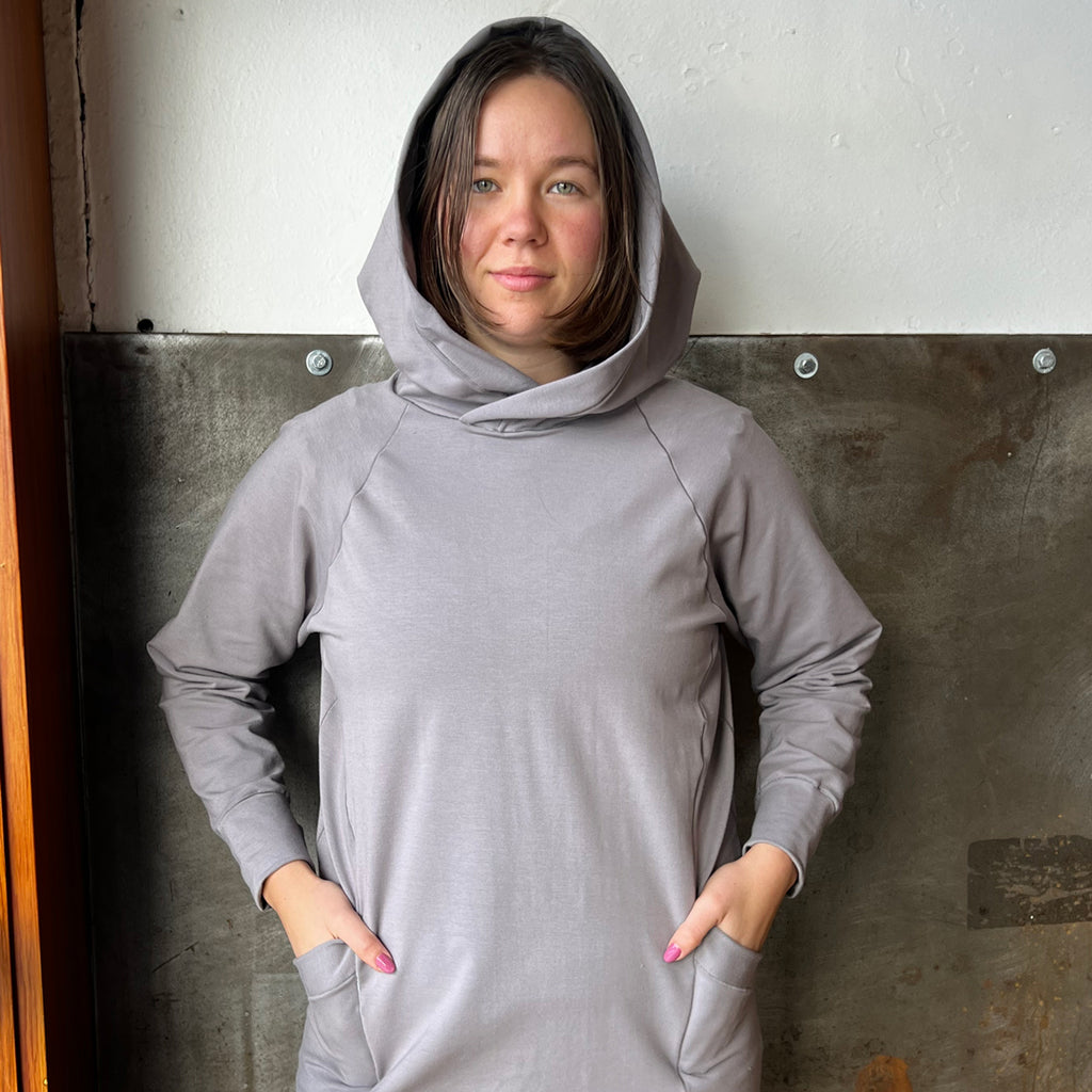 suger® maeve hooded pullover in moon