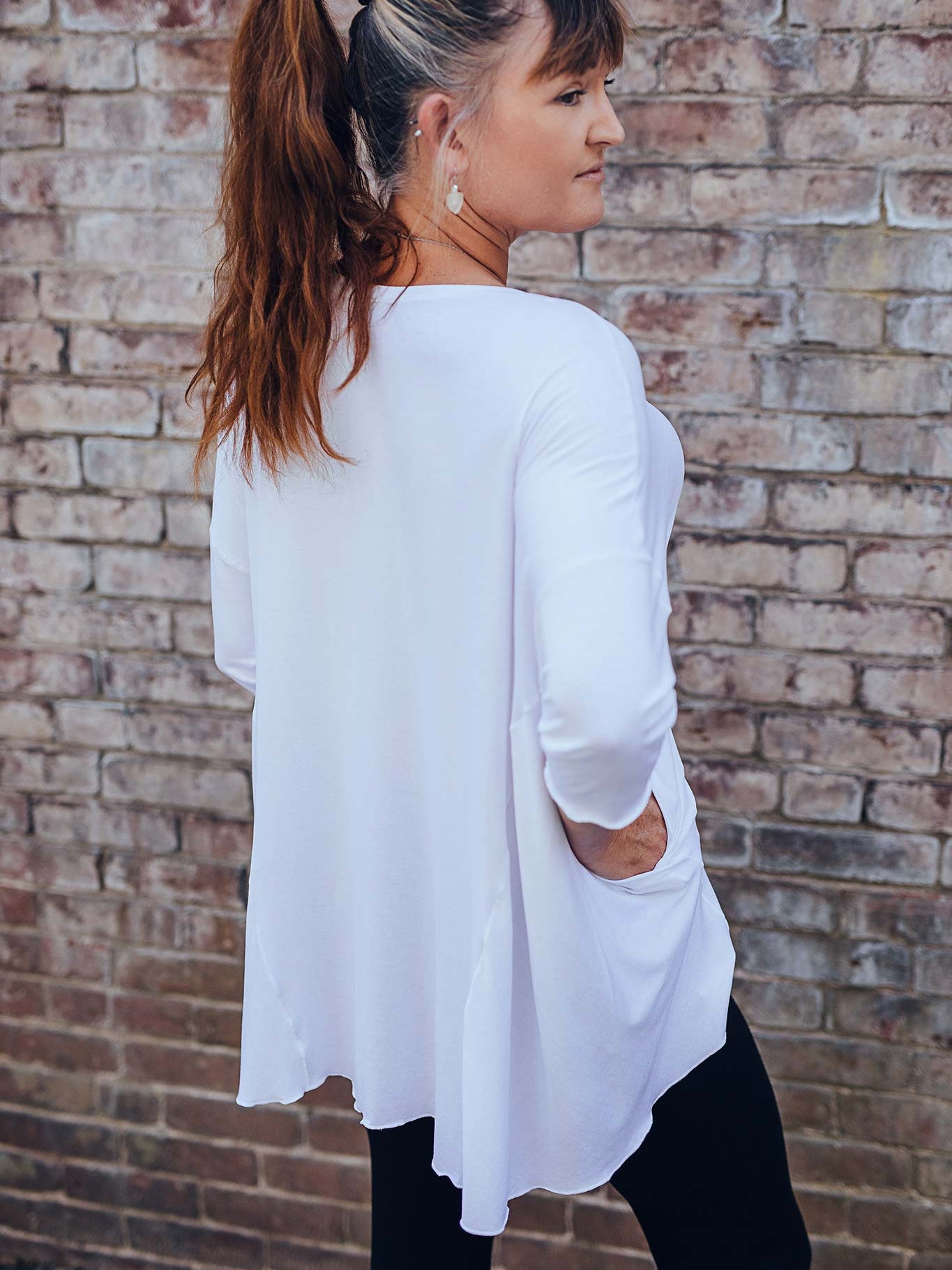 true pearl flowy t in white + jogger in black