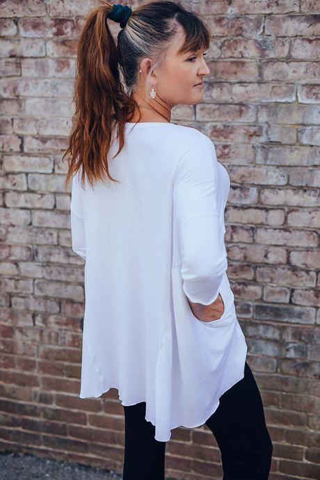 true pearl flowy t in white + jogger in black