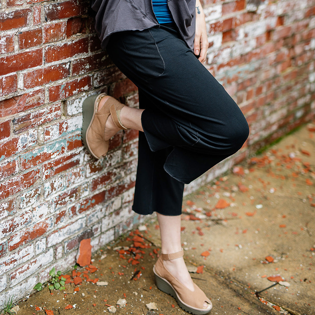 kick yoga pant in black