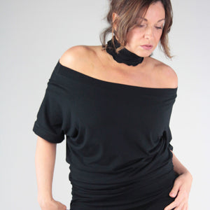 flash off shoulder top in black