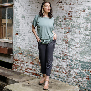 flash off shoulder top in glass with kick pant in carbon