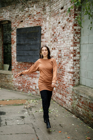 terry welder pullover in cedar with jogger in black