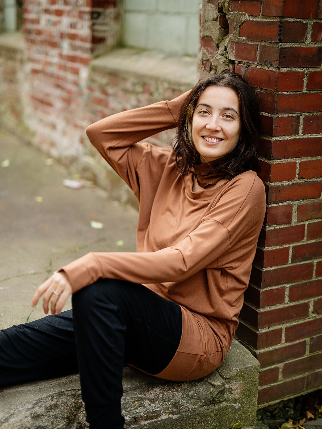 terry welder pullover in cedar with jogger in black and almond band around neck