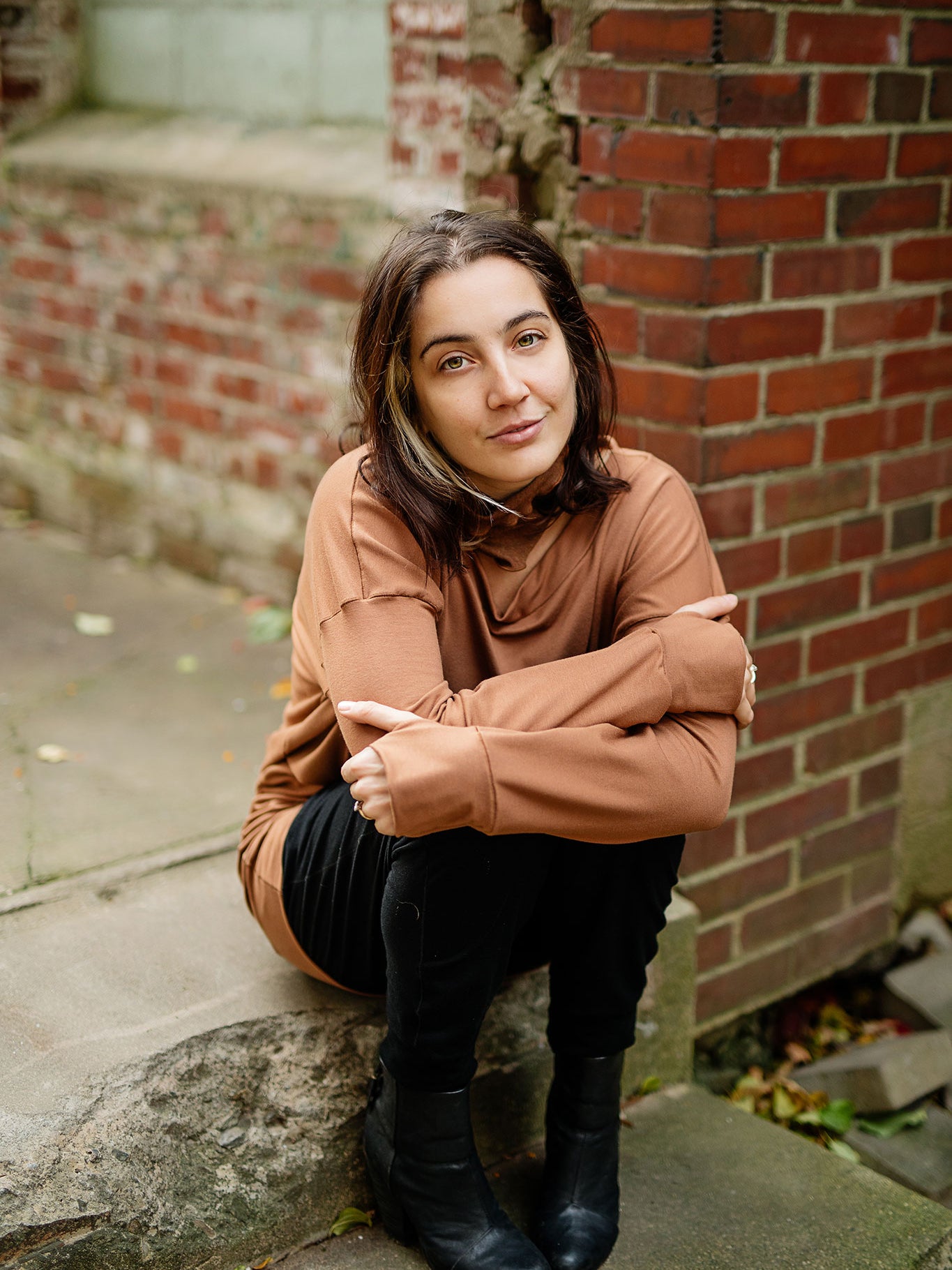 terry welder pullover in cedar with jogger in black