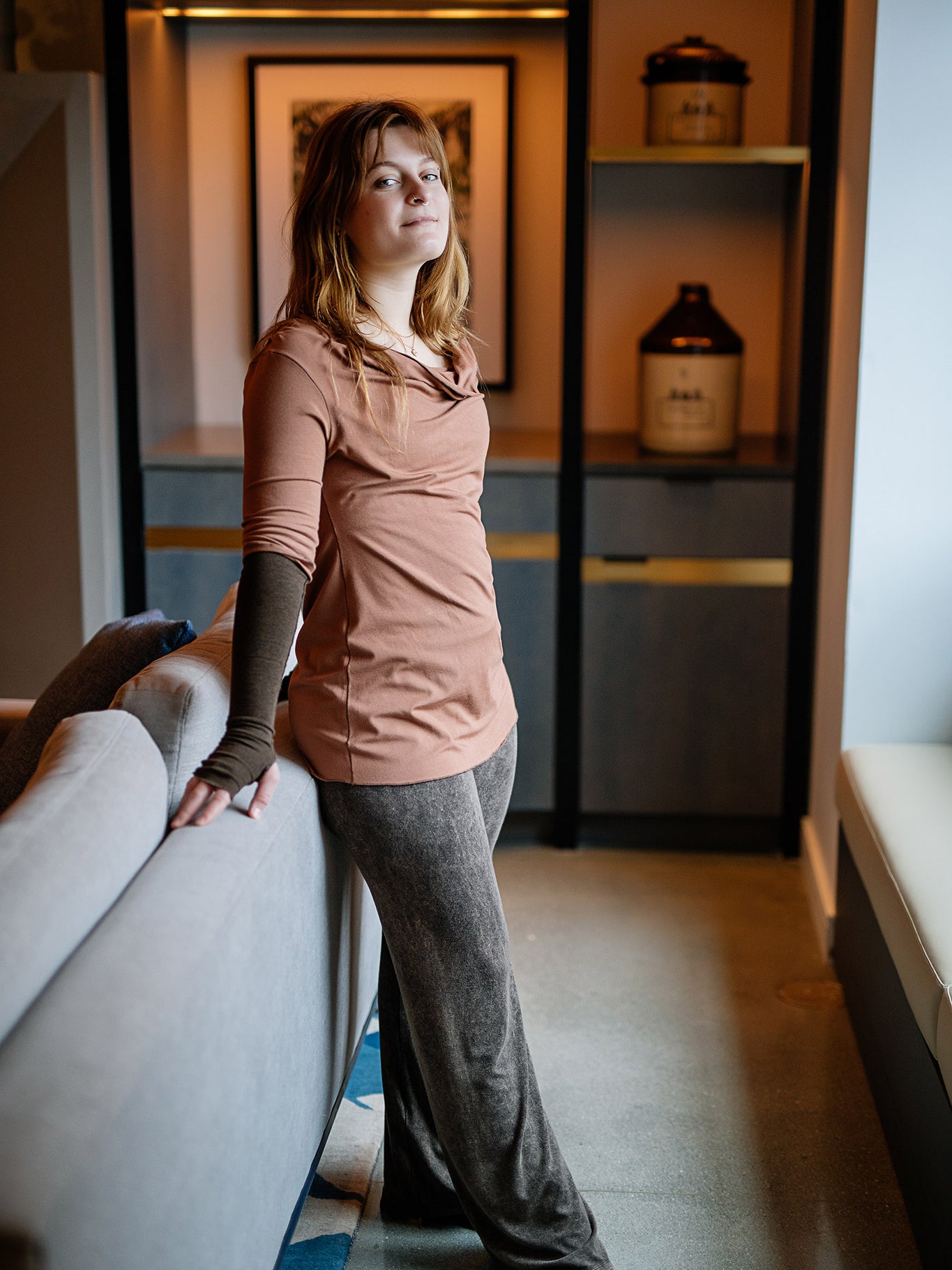 suger® trouser in mineral styled with cedar grace + espresso opera